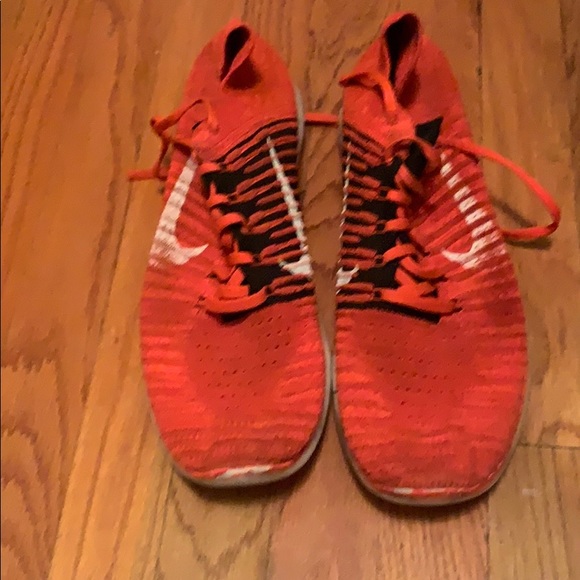 nike orange flyknit
